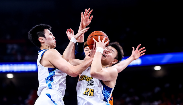好莱坞女星观战NBA总决G5引热议
